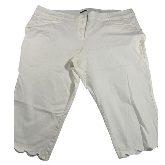 Lane Bryant Pants - Lane Bryant Womens The Allie Capri Pants Size 28 4X White Casual Scalloped Hem